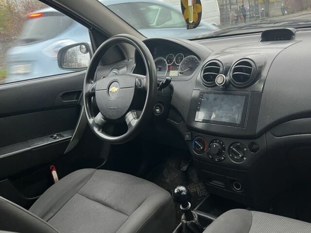 Серый Шевроле Авео, объемом двигателя 1.5 л и пробегом 220 тыс. км за 3000 $, фото 11 на Automoto.ua