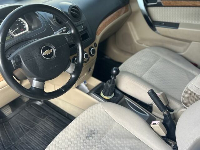 Серый Шевроле Авео, объемом двигателя 1.6 л и пробегом 214 тыс. км за 2700 $, фото 17 на Automoto.ua