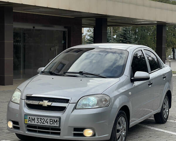 Серый Шевроле Авео, объемом двигателя 1.5 л и пробегом 161 тыс. км за 5300 $, фото 1 на Automoto.ua