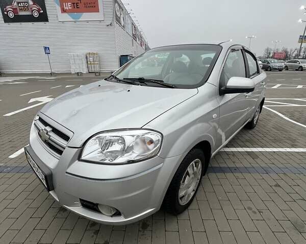 Сірий Шевроле Авео, об'ємом двигуна 1.6 л та пробігом 353 тис. км за 4000 $, фото 2 на Automoto.ua