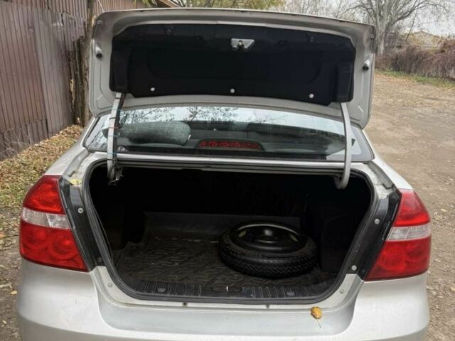 Серый Шевроле Авео, объемом двигателя 1.5 л и пробегом 184 тыс. км за 4200 $, фото 4 на Automoto.ua