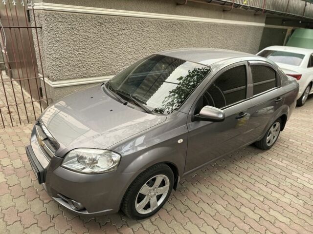 Сірий Шевроле Авео, об'ємом двигуна 1.5 л та пробігом 163 тис. км за 4900 $, фото 3 на Automoto.ua