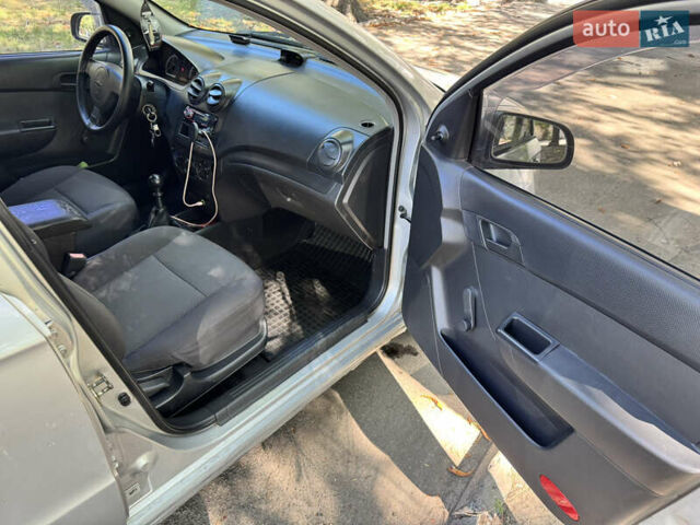 Серый Шевроле Авео, объемом двигателя 1.5 л и пробегом 560 тыс. км за 2450 $, фото 21 на Automoto.ua