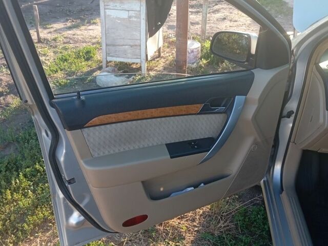 Серый Шевроле Авео, объемом двигателя 1.6 л и пробегом 206 тыс. км за 3200 $, фото 10 на Automoto.ua