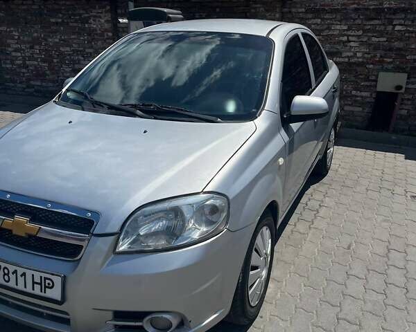 Серый Шевроле Авео, объемом двигателя 1.5 л и пробегом 191 тыс. км за 3300 $, фото 2 на Automoto.ua