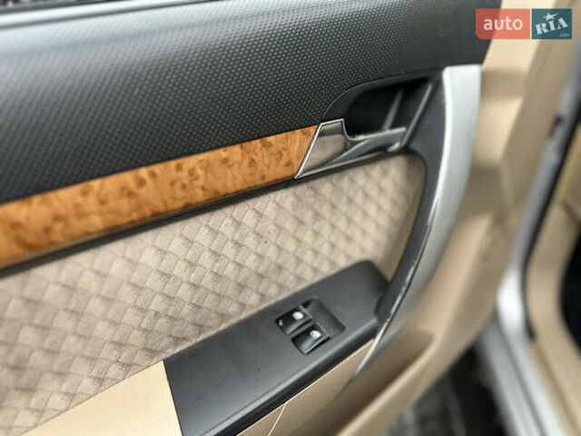 Серый Шевроле Авео, объемом двигателя 1.6 л и пробегом 214 тыс. км за 2650 $, фото 12 на Automoto.ua