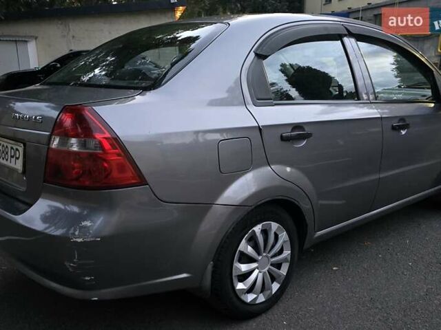 Серый Шевроле Авео, объемом двигателя 1.5 л и пробегом 210 тыс. км за 3500 $, фото 1 на Automoto.ua