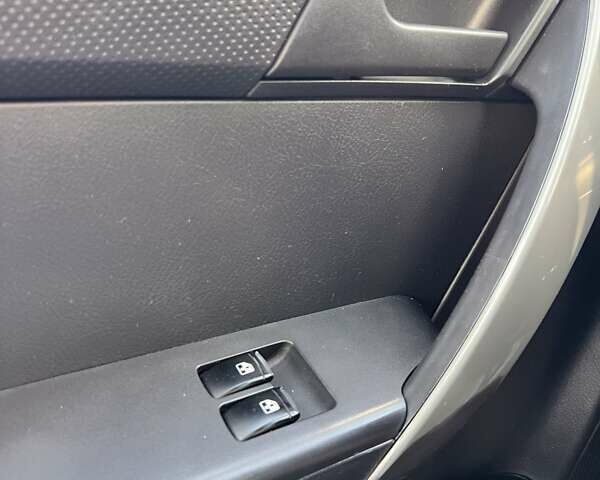 Сірий Шевроле Авео, об'ємом двигуна 1.5 л та пробігом 175 тис. км за 6000 $, фото 3 на Automoto.ua