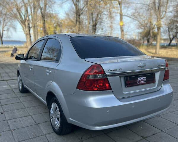 Серый Шевроле Авео, объемом двигателя 1.6 л и пробегом 214 тыс. км за 2700 $, фото 9 на Automoto.ua
