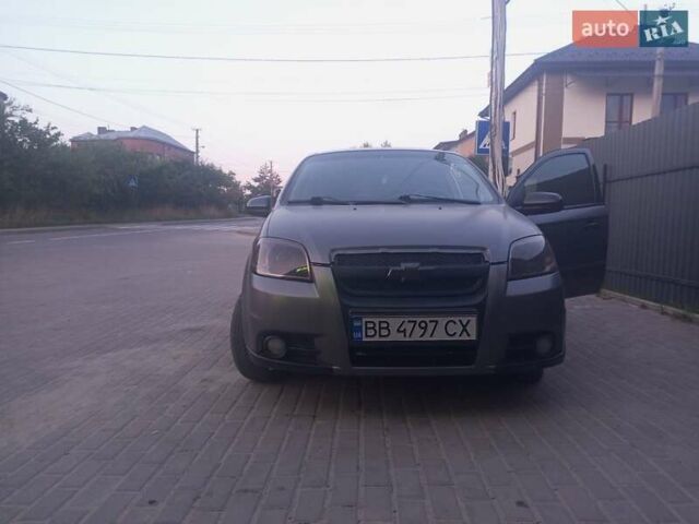 Сірий Шевроле Авео, об'ємом двигуна 1.5 л та пробігом 218 тис. км за 3000 $, фото 23 на Automoto.ua