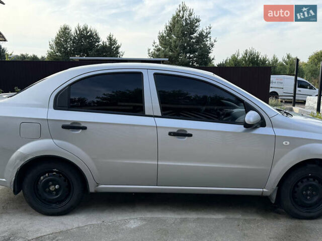 Серый Шевроле Авео, объемом двигателя 1.4 л и пробегом 438 тыс. км за 3300 $, фото 4 на Automoto.ua