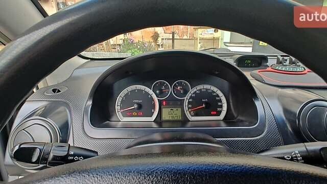 Серый Шевроле Авео, объемом двигателя 1.5 л и пробегом 179 тыс. км за 3200 $, фото 9 на Automoto.ua