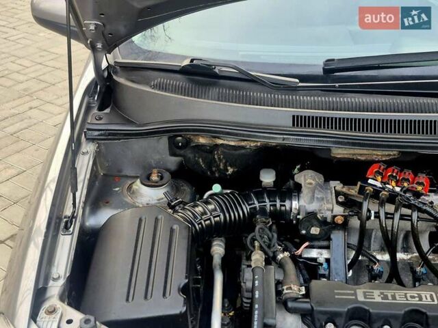 Сірий Шевроле Авео, об'ємом двигуна 1.5 л та пробігом 236 тис. км за 3750 $, фото 15 на Automoto.ua