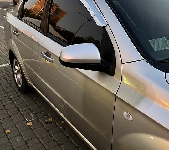 Сірий Шевроле Авео, об'ємом двигуна 1.5 л та пробігом 213 тис. км за 3500 $, фото 4 на Automoto.ua