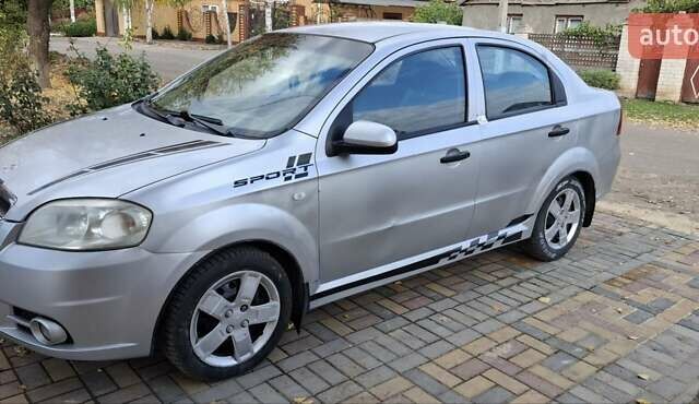 Сірий Шевроле Авео, об'ємом двигуна 1.5 л та пробігом 398 тис. км за 2850 $, фото 1 на Automoto.ua