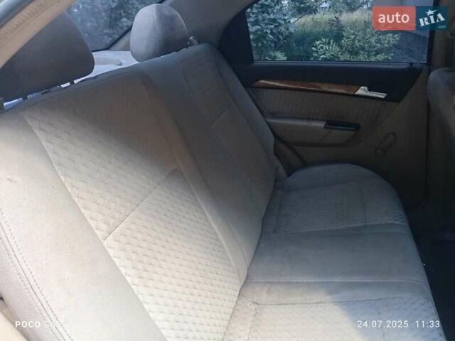 Серый Шевроле Авео, объемом двигателя 1.6 л и пробегом 250 тыс. км за 2900 $, фото 26 на Automoto.ua