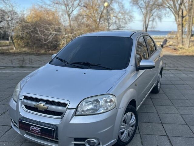 Серый Шевроле Авео, объемом двигателя 1.6 л и пробегом 214 тыс. км за 2700 $, фото 4 на Automoto.ua
