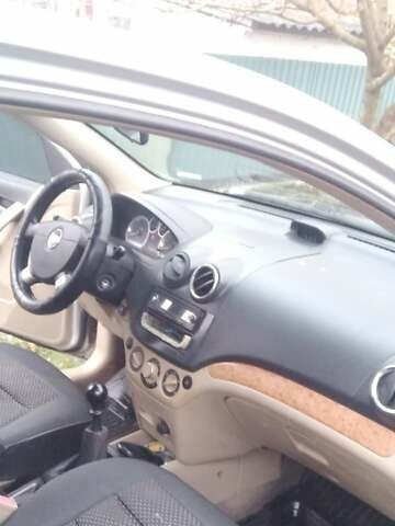 Сірий Шевроле Авео, об'ємом двигуна 1.6 л та пробігом 295 тис. км за 1800 $, фото 11 на Automoto.ua