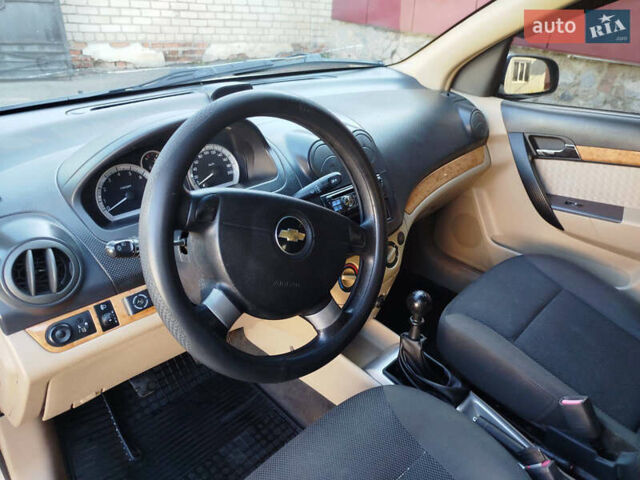 Серый Шевроле Авео, объемом двигателя 1.6 л и пробегом 282 тыс. км за 3600 $, фото 7 на Automoto.ua