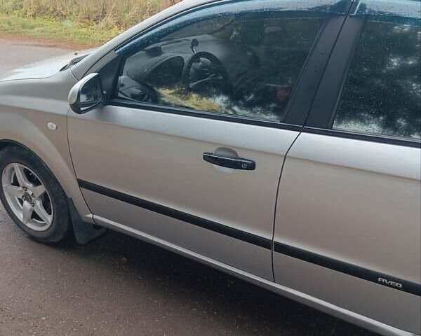 Сірий Шевроле Авео, об'ємом двигуна 1.6 л та пробігом 240 тис. км за 4000 $, фото 17 на Automoto.ua