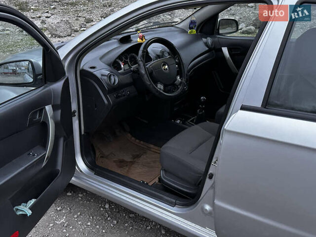 Серый Шевроле Авео, объемом двигателя 1.5 л и пробегом 257 тыс. км за 3500 $, фото 10 на Automoto.ua