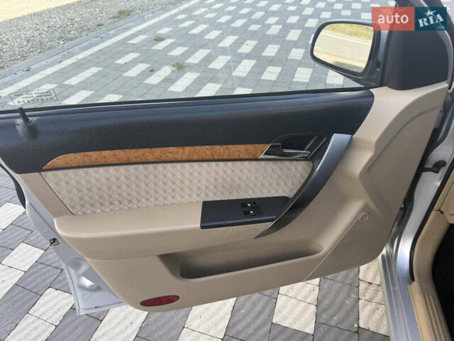 Сірий Шевроле Авео, об'ємом двигуна 1.6 л та пробігом 280 тис. км за 2750 $, фото 8 на Automoto.ua