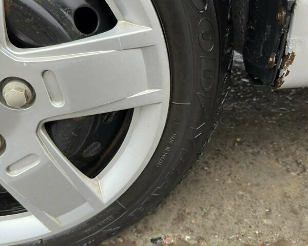 Сірий Шевроле Авео, об'ємом двигуна 1.5 л та пробігом 245 тис. км за 3500 $, фото 7 на Automoto.ua