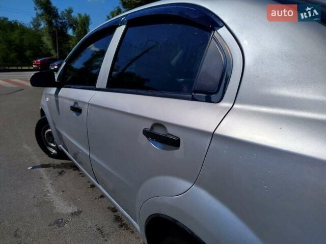 Серый Шевроле Авео, объемом двигателя 1.5 л и пробегом 543 тыс. км за 3300 $, фото 3 на Automoto.ua