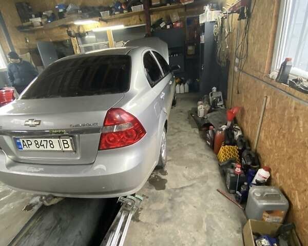 Серый Шевроле Авео, объемом двигателя 1.6 л и пробегом 185 тыс. км за 3700 $, фото 7 на Automoto.ua