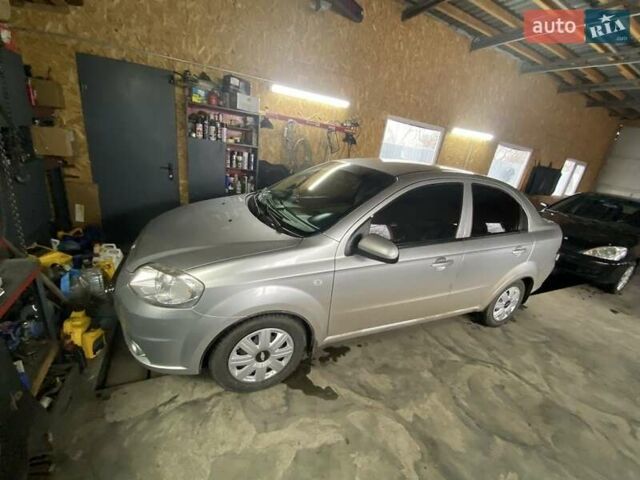 Серый Шевроле Авео, объемом двигателя 1.6 л и пробегом 185 тыс. км за 3700 $, фото 6 на Automoto.ua