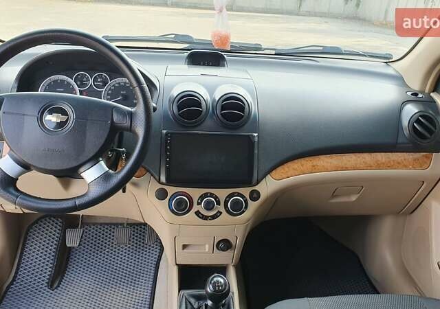 Серый Шевроле Авео, объемом двигателя 1.6 л и пробегом 99 тыс. км за 4900 $, фото 9 на Automoto.ua