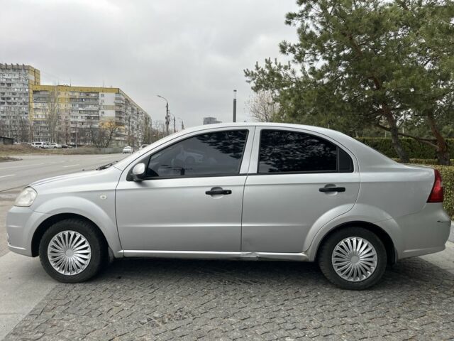 Серый Шевроле Авео, объемом двигателя 1.5 л и пробегом 240 тыс. км за 3300 $, фото 2 на Automoto.ua