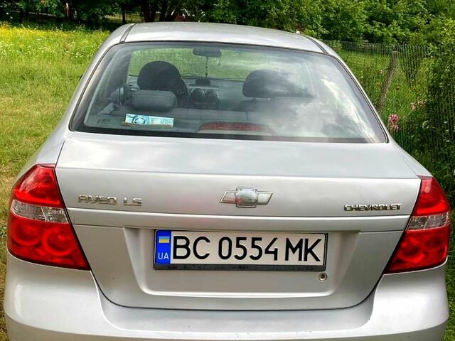 Серый Шевроле Авео, объемом двигателя 1.5 л и пробегом 210 тыс. км за 3800 $, фото 1 на Automoto.ua