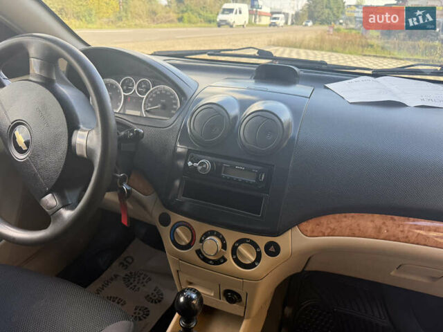 Сірий Шевроле Авео, об'ємом двигуна 1.6 л та пробігом 280 тис. км за 2750 $, фото 7 на Automoto.ua
