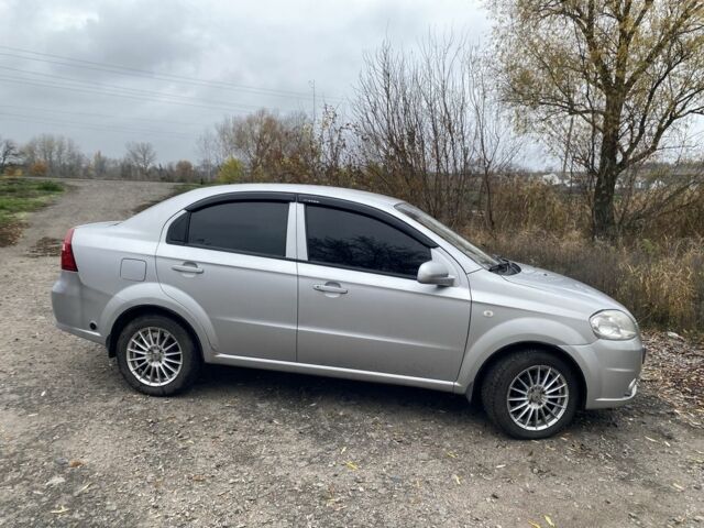 Серый Шевроле Авео, объемом двигателя 1.5 л и пробегом 263 тыс. км за 3700 $, фото 3 на Automoto.ua