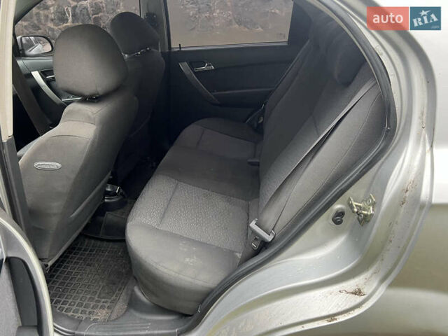 Серый Шевроле Авео, объемом двигателя 1.4 л и пробегом 170 тыс. км за 2500 $, фото 24 на Automoto.ua