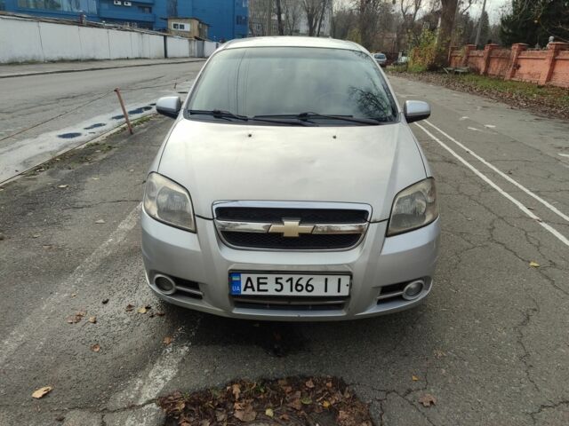 Сірий Шевроле Авео, об'ємом двигуна 1.5 л та пробігом 392 тис. км за 3000 $, фото 1 на Automoto.ua