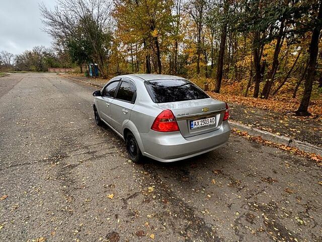 Серый Шевроле Авео, объемом двигателя 1.6 л и пробегом 198 тыс. км за 3700 $, фото 2 на Automoto.ua