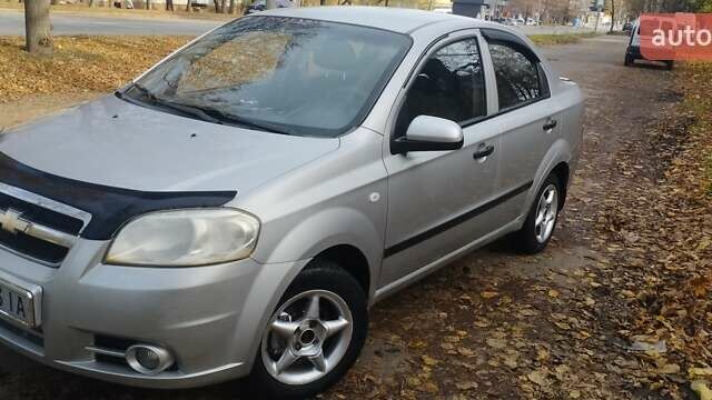 Серый Шевроле Авео, объемом двигателя 1.5 л и пробегом 296 тыс. км за 3499 $, фото 1 на Automoto.ua