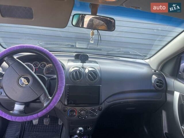 Серый Шевроле Авео, объемом двигателя 1.5 л и пробегом 240 тыс. км за 4400 $, фото 4 на Automoto.ua
