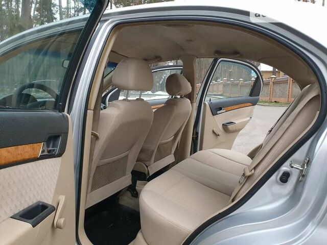 Сірий Шевроле Авео, об'ємом двигуна 1.6 л та пробігом 172 тис. км за 3900 $, фото 18 на Automoto.ua