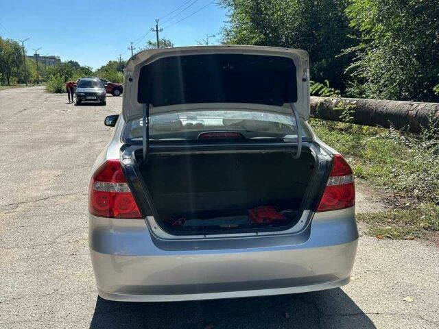 Серый Шевроле Авео, объемом двигателя 1.6 л и пробегом 65 тыс. км за 5300 $, фото 2 на Automoto.ua