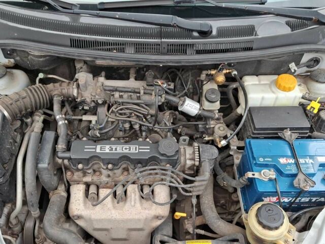 Сірий Шевроле Авео, об'ємом двигуна 1.5 л та пробігом 205 тис. км за 3500 $, фото 5 на Automoto.ua