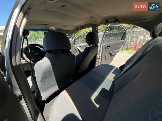 Серый Шевроле Авео, объемом двигателя 1.5 л и пробегом 191 тыс. км за 3300 $, фото 28 на Automoto.ua