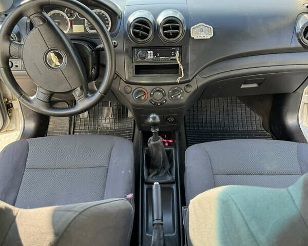 Серый Шевроле Авео, объемом двигателя 1.5 л и пробегом 214 тыс. км за 3300 $, фото 26 на Automoto.ua
