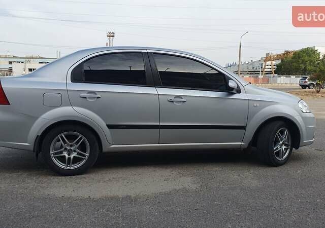 Серый Шевроле Авео, объемом двигателя 1.6 л и пробегом 99 тыс. км за 4900 $, фото 6 на Automoto.ua