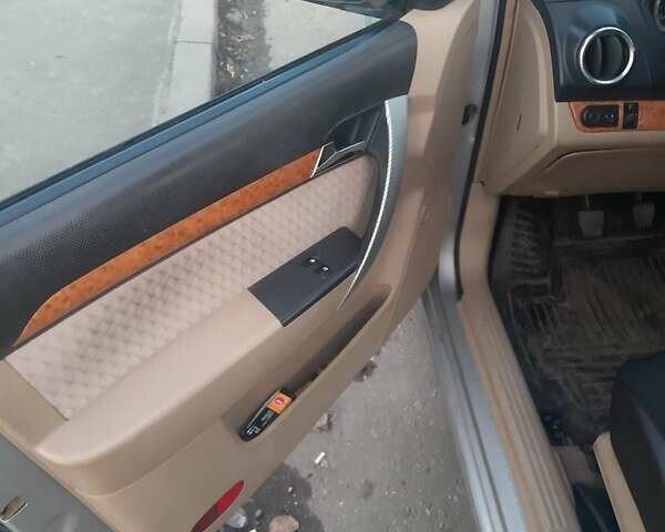 Сірий Шевроле Авео, об'ємом двигуна 1.5 л та пробігом 284 тис. км за 1999 $, фото 6 на Automoto.ua