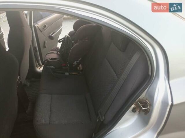 Сірий Шевроле Авео, об'ємом двигуна 1.5 л та пробігом 218 тис. км за 3000 $, фото 3 на Automoto.ua