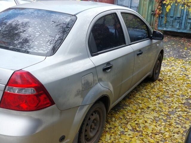 Серый Шевроле Авео, объемом двигателя 1.5 л и пробегом 300 тыс. км за 2200 $, фото 1 на Automoto.ua