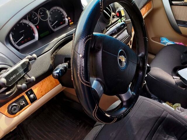 Серый Шевроле Авео, объемом двигателя 1.6 л и пробегом 188 тыс. км за 4500 $, фото 3 на Automoto.ua